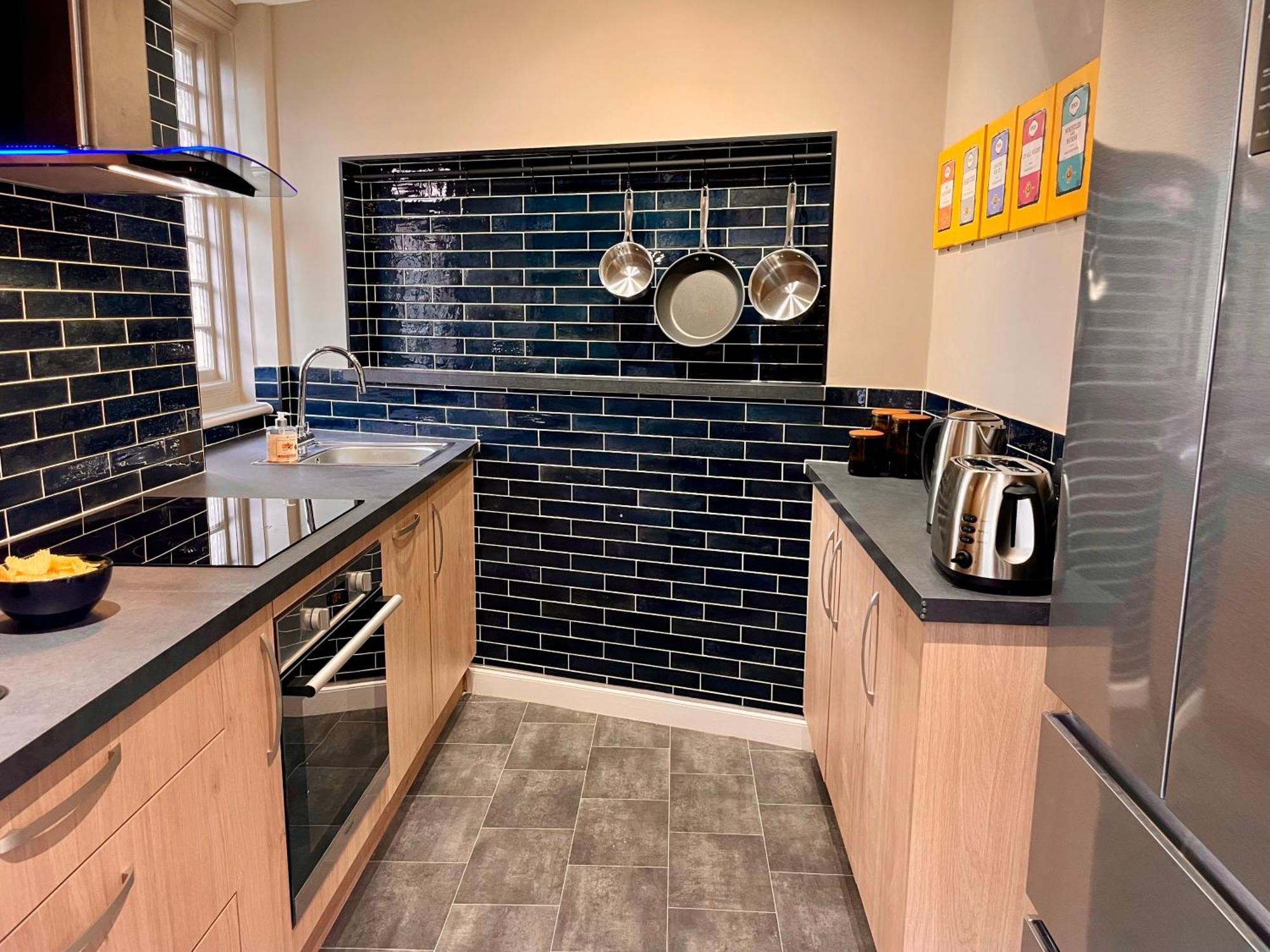 Villa Little Chelsea Garden Flat à Tournoi d'Tournoi d'Eastbourne Extérieur photo